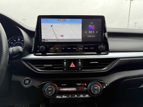 Used 2022 Kia Forte GT-Line image 21