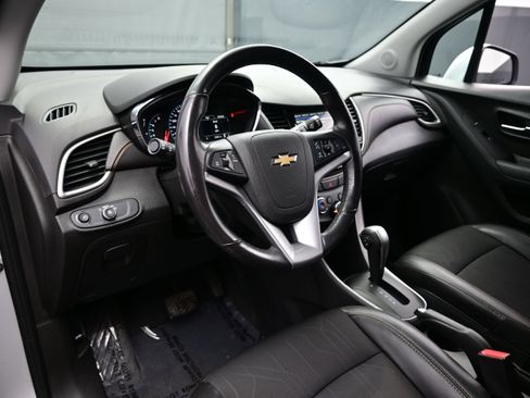 Used 2018 Chevrolet Trax LT w/ Driver Confidence Package FWD image 13