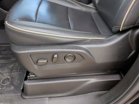 Used 2024 Chevrolet Suburban Premier image 14