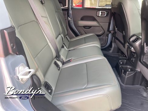 Used 2026 Jeep Gladiator Mojave AWD/4WD image 16