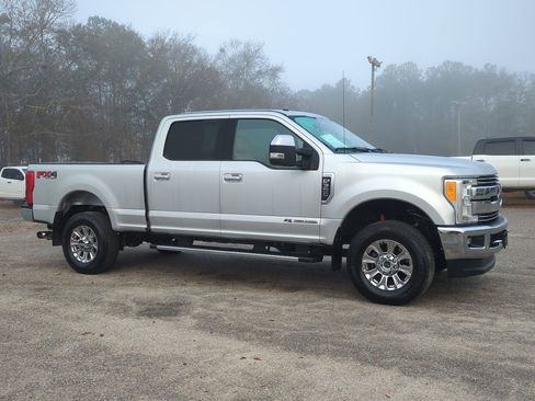 Used 2017 Ford F350 Lariat w/ Chrome Package image 2