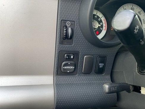 Used 2014 Toyota FJ Cruiser 4WD image 28