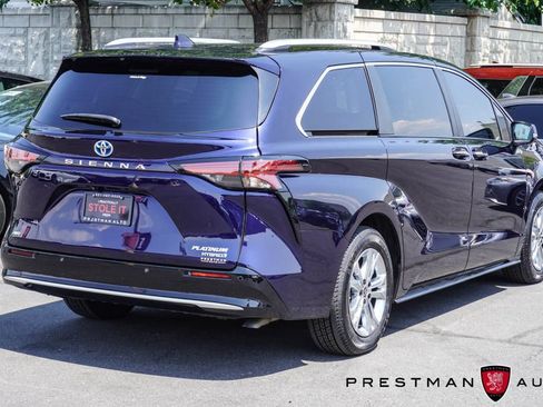 Used 2023 Toyota Sienna Platinum AWD/4WD image 15