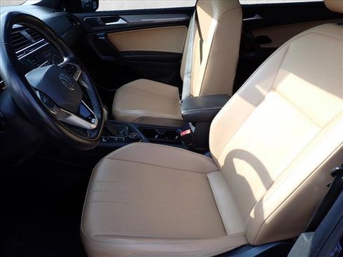 Used 2022 Volkswagen Tiguan SE AWD/4WD image 11