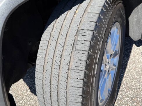 Used 2019 Jeep Grand Cherokee Laredo image 29