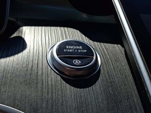 Certified 2023 Mercedes-Benz C 300 4MATIC Sedan image 22