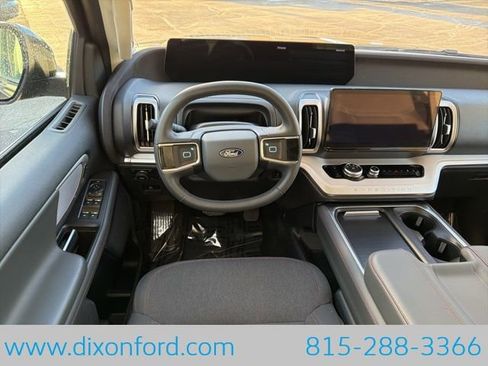 Used 2025 Ford Expedition Active AWD/4WD image 24