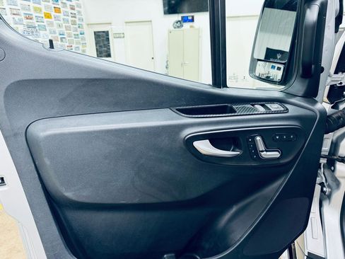 Used 2020 Mercedes-Benz Sprinter 3500 image 24