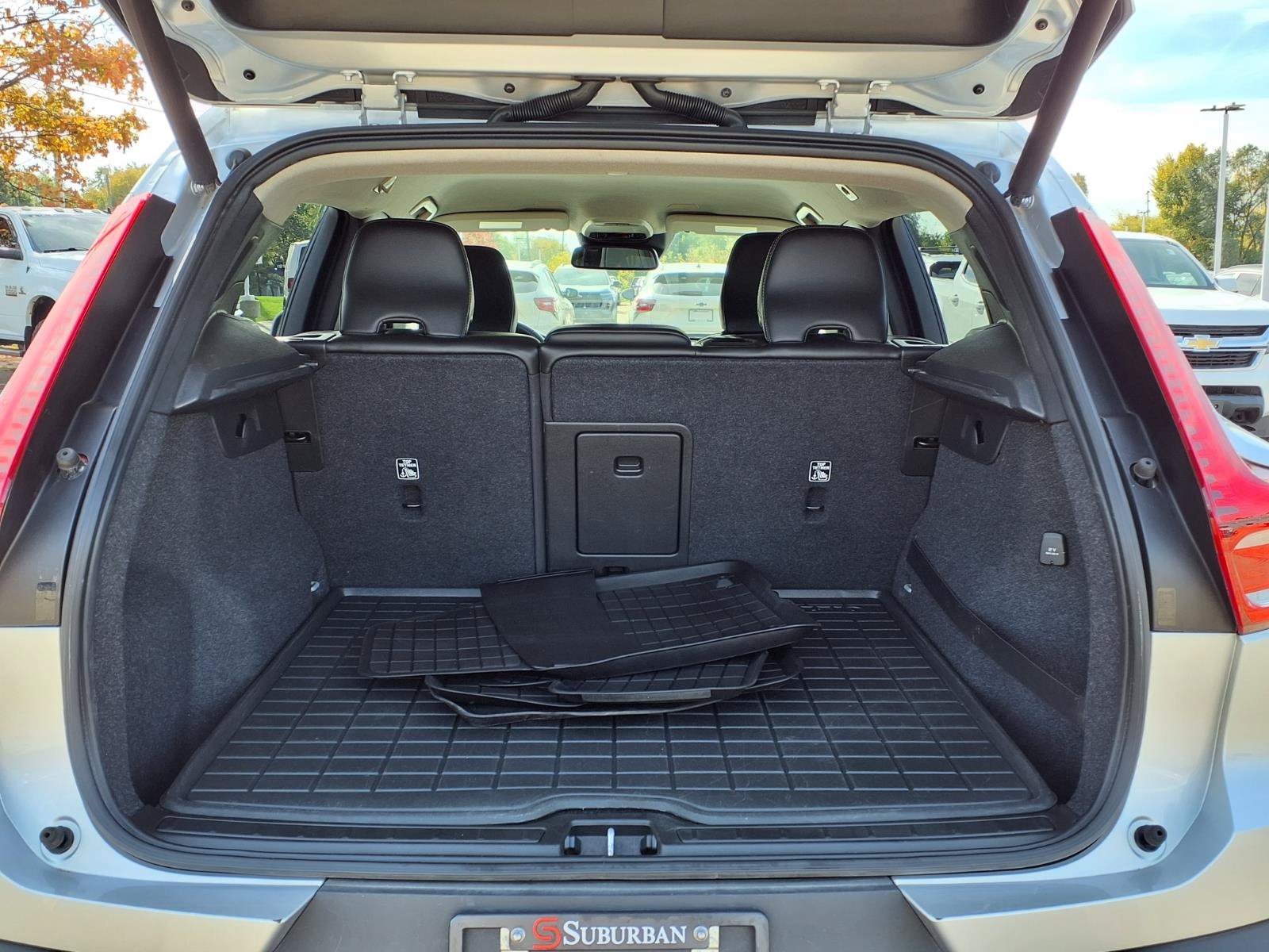 Used 2019 Volvo XC40 T5 Momentum AWD/4WD image 11