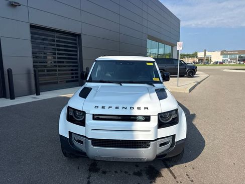 Used 2023 Land Rover Defender 110 SE AWD/4WD image 8