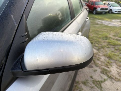 Used 2024 Hyundai Venue SEL image 9