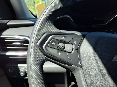 Used 2023 Chevrolet TrailBlazer LT w/ Convenience Package FWD image 14