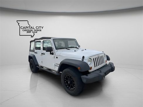 Used 2010 Jeep Wrangler Unlimited Sport image 3