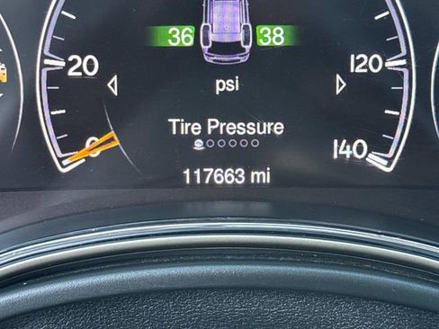 Used 2015 Jeep Grand Cherokee Summit image 2