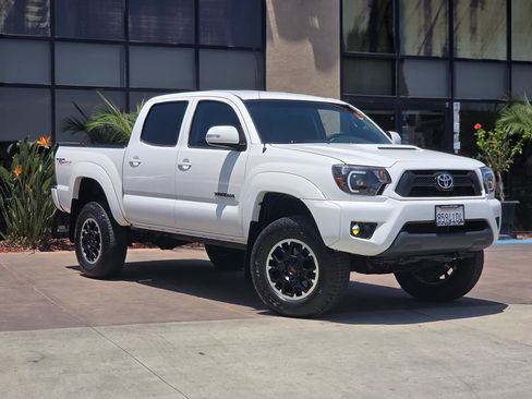 Used 2014 Toyota Tacoma 4x4 Double Cab image 3