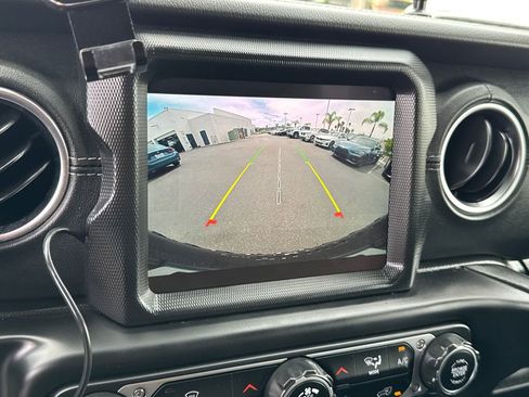 Used 2021 Jeep Wrangler Unlimited Sahara AWD/4WD image 29