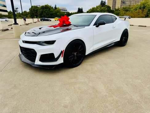Used 2018 Chevrolet Camaro ZL1 image 3
