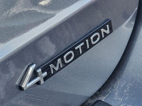 Certified 2025 Volkswagen Taos SE image 23