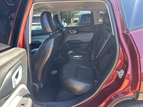 Used 2022 Jeep Compass Latitude FWD image 13