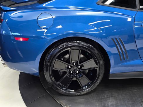 Used 2013 Chevrolet Camaro SS w/ Hot Wheels Special Edition RWD image 44