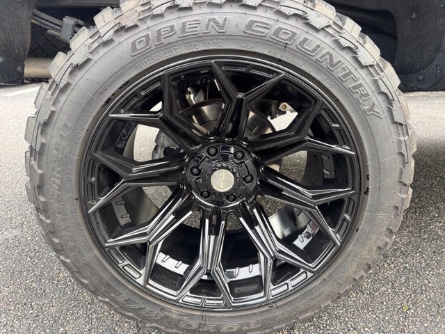 Used 2024 Chevrolet Silverado 1500 ZR2 w/ Technology Package AWD/4WD image 16