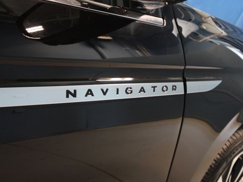 New 2026 Lincoln Navigator Reserve AWD/4WD image 34