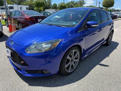 Used 2013 Ford Focus ST FWD image 3