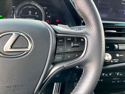 Used 2022 Lexus ES 300h F Sport image 21