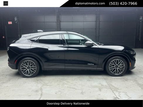 Used 2025 Ford Mustang Mach-E Premium image 7