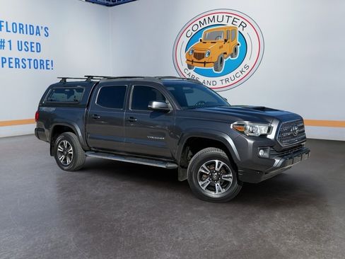 Used 2016 Toyota Tacoma TRD Sport image 7