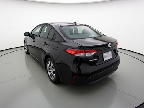Used 2025 Toyota Corolla LE FWD image 6