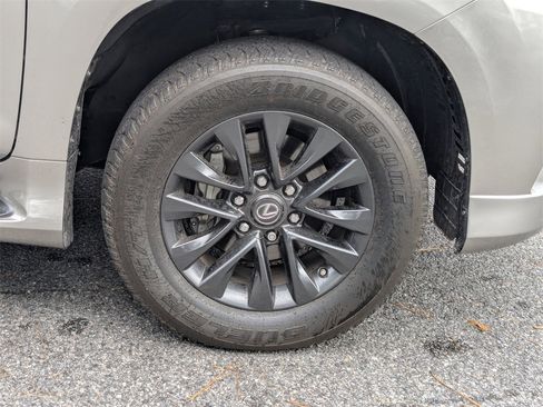 Used 2023 Lexus GX 460 Premium image 12