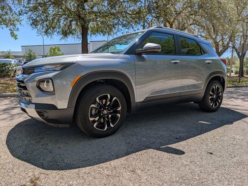 Used 2023 Chevrolet TrailBlazer LT image 3