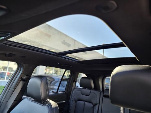 New 2025 Jeep Grand Cherokee Limited w/ Luxury Tech Group II image 24