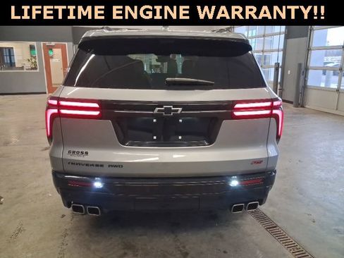 Used 2024 Chevrolet Traverse RS w/ LPO, Floor Liner Package image 7