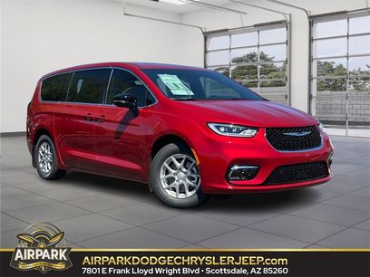 New 2025 Chrysler Pacifica Select