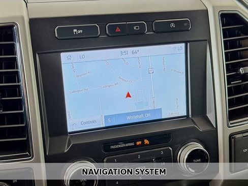 Used 2019 Ford F150 Lariat w/ Equipment Group 502A Luxury AWD/4WD image 3