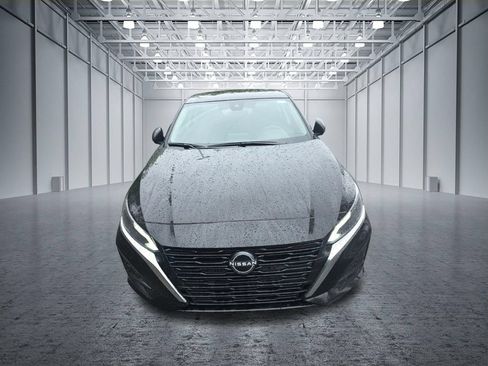 Certified 2025 Nissan Altima 2.5 SV FWD image 2