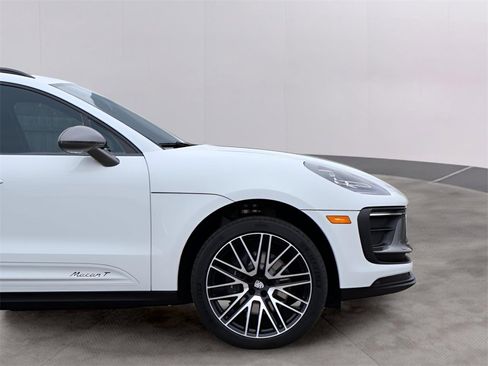 New 2026 Porsche Macan image 10