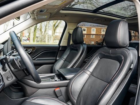 Used 2023 Lincoln Aviator Reserve w/ Equipment Group 201A image 14