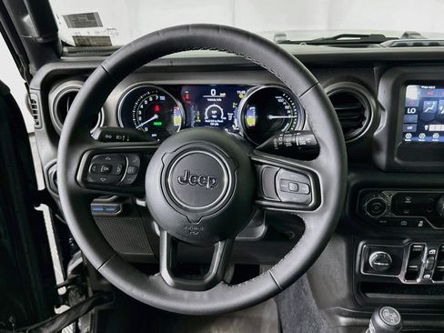 Used 2023 Jeep Wrangler Unlimited AWD/4WD image 17