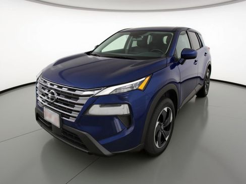 Used 2025 Nissan Rogue SV FWD image 3