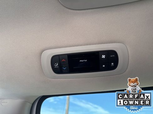 Certified 2023 Chrysler Pacifica Touring-L FWD image 11
