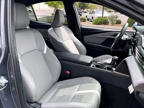 Used 2026 Toyota Camry SE w/ Convenience Package image 8