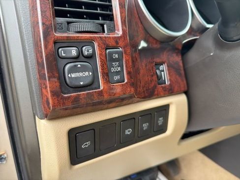 Used 2008 Toyota Sequoia Limited image 19