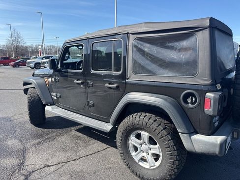 Used 2018 Jeep Wrangler Unlimited Sport S image 6