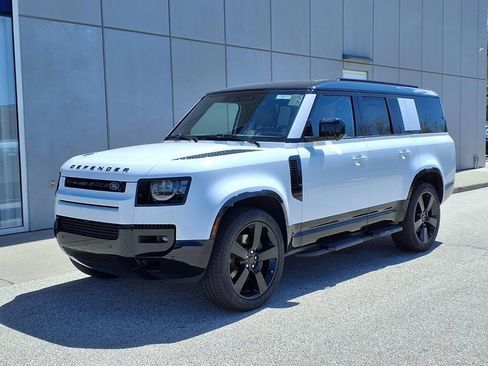 New 2026 Land Rover Defender 130 X-Dynamic SE AWD/4WD image 1
