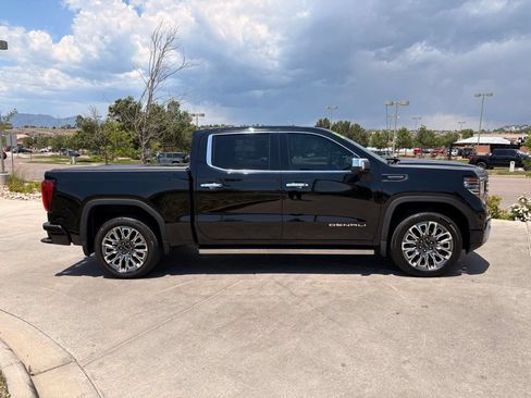 Used 2025 GMC Sierra 1500 Denali Ultimate AWD/4WD image 9