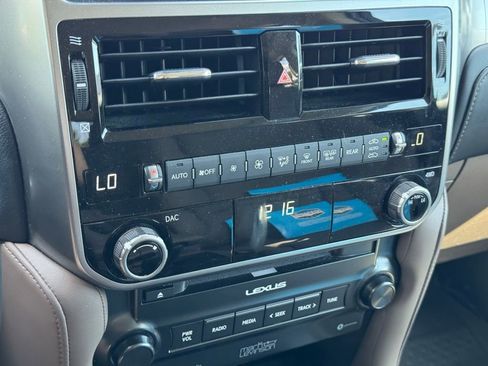 Used 2023 Lexus GX 460 Premium image 34