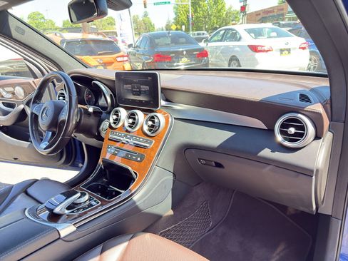 Used 2018 Mercedes-Benz GLC 300 4MATIC image 17